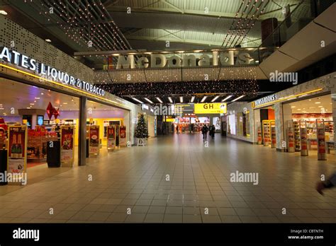 shops in schiphol airport.